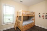 Bunk Bed Guest Bedroom with 2 Twins